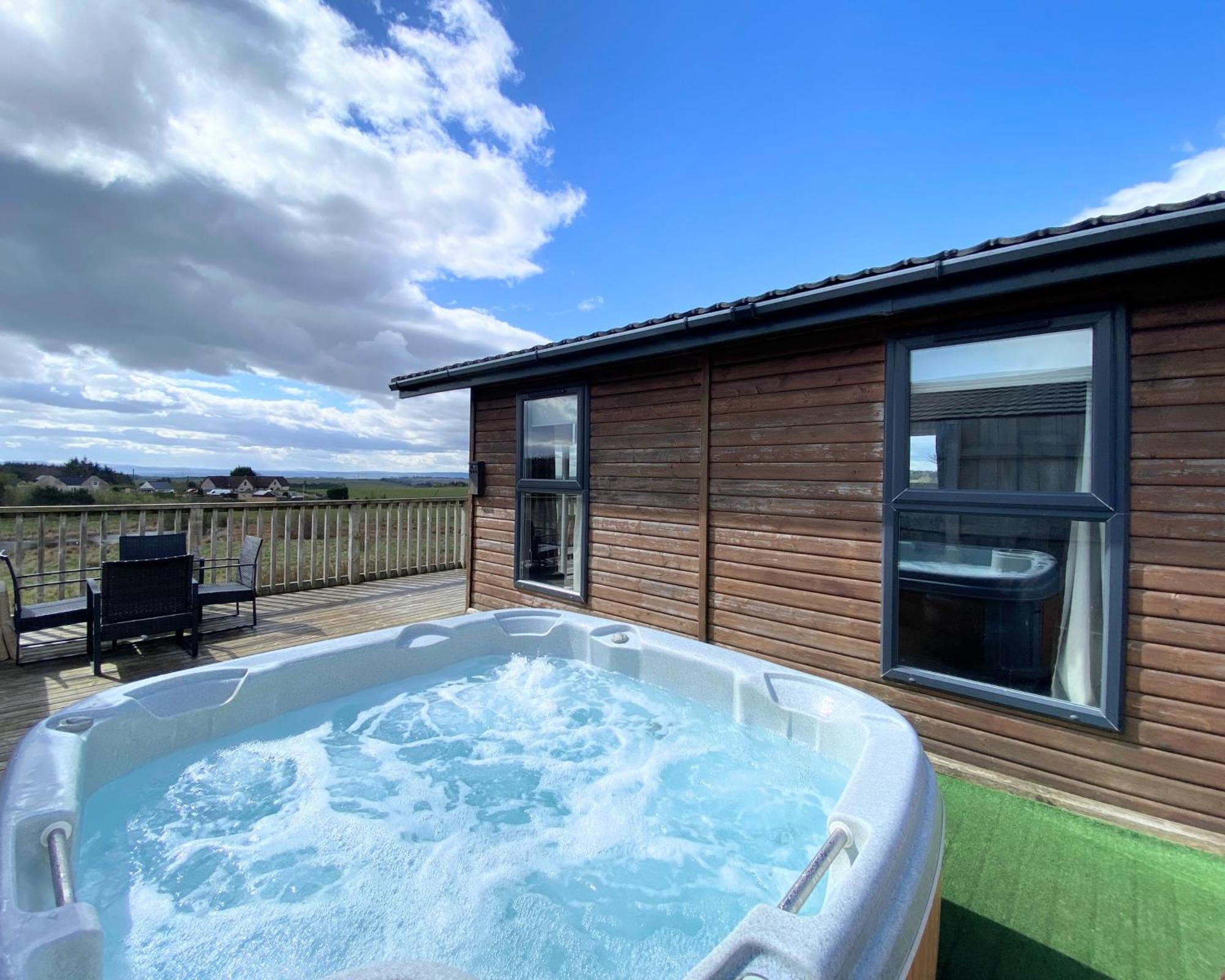 Benarty 11 With Private Hot Tub - Fife - Loch Leven - Lomond Hills - Pet Friendly Villa Kelty Kültér fotó
