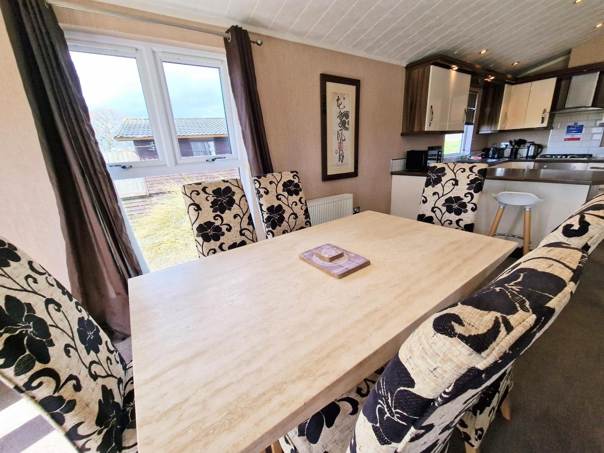Benarty 11 With Private Hot Tub - Fife - Loch Leven - Lomond Hills - Pet Friendly Villa Kelty Kültér fotó