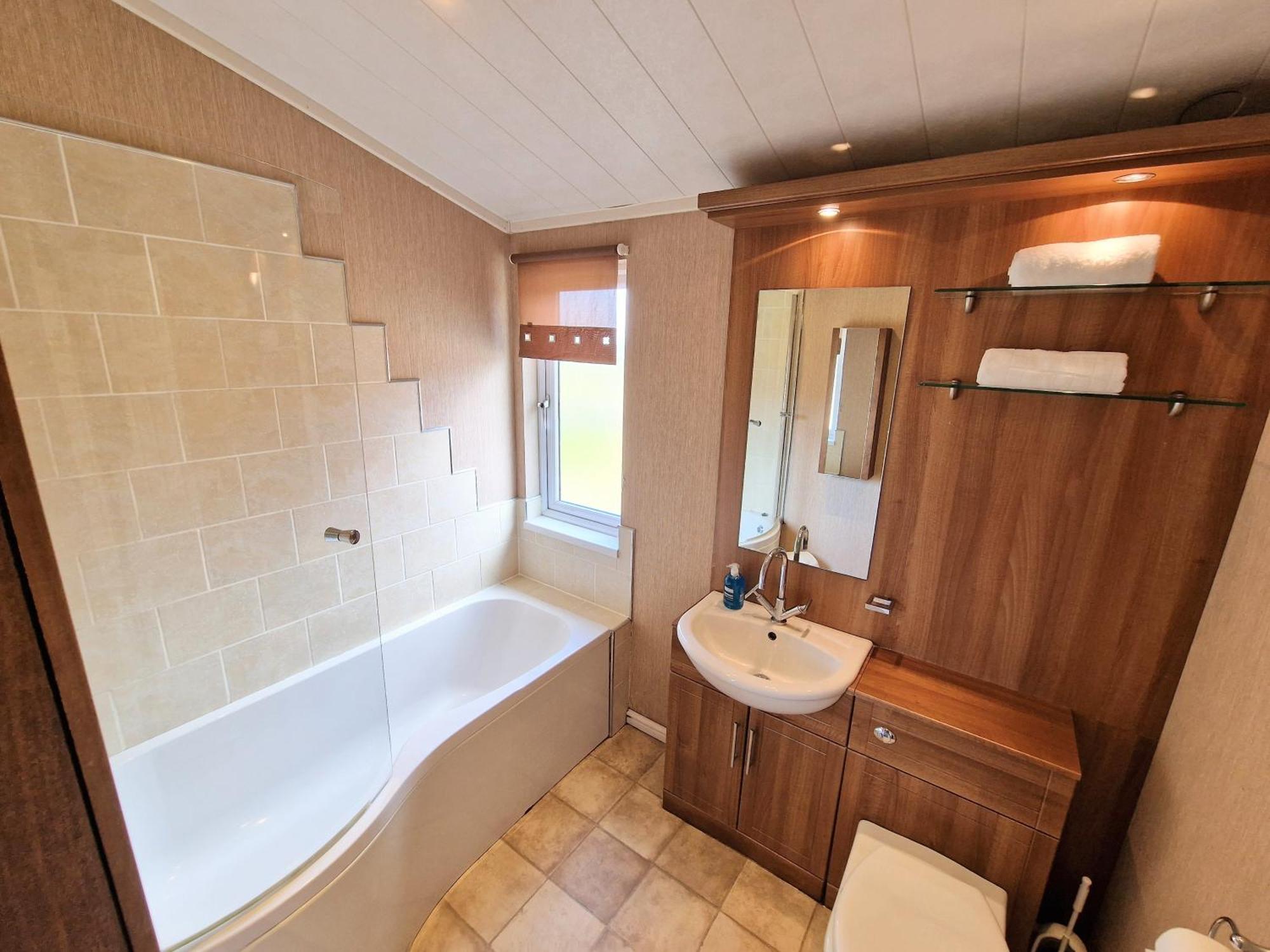 Benarty 11 With Private Hot Tub - Fife - Loch Leven - Lomond Hills - Pet Friendly Villa Kelty Kültér fotó